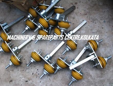 CURRENT COLLECTOR ASSEMBLY GRAVITY TYPE