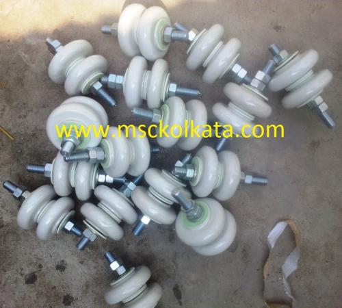 insulators for current collector assembly