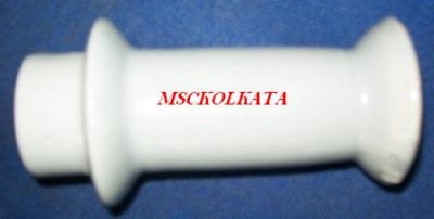 porcalien insulators for crane.JPG